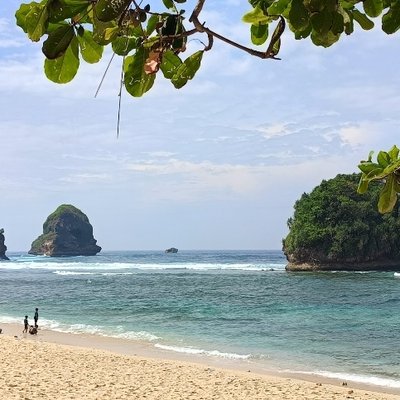 pantai watu leter