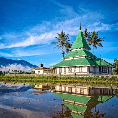 Surau dan cerahnya suasana pagi