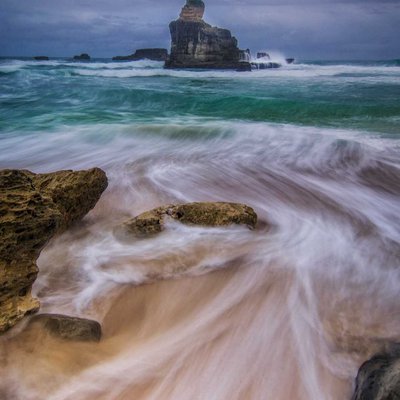 Pantai Mbuyutan Pacitan