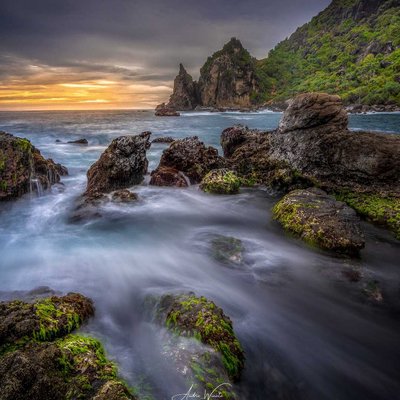 Pantai Watu Lumbung
