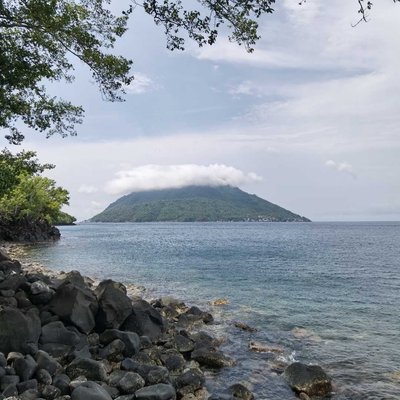 Gunung Hiri (Pulau Hiri)