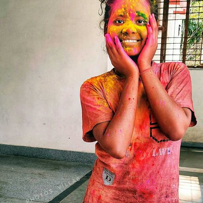 HOLI VIBES