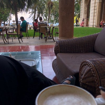 Capuchino en la terraza del Hotel Nacional de Cuba