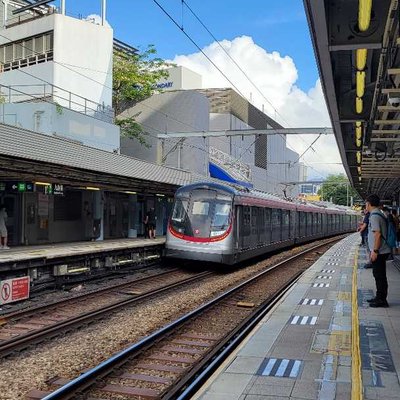 📍KOWLOON TONG STATION 
