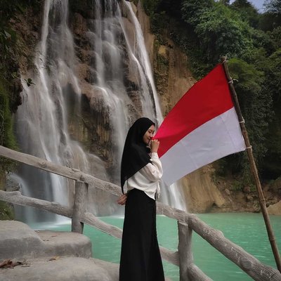 merdeka putri nglirip