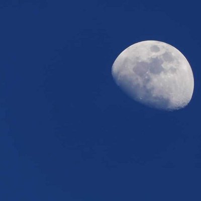 Bulan Sore
