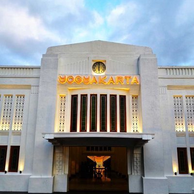 STASIUN TUGU YOGYAKARTA