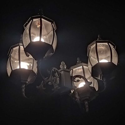Lamp post
