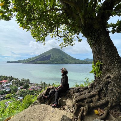 Pohon Sejuta Umat - Banda Neira