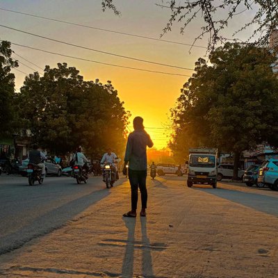 आप के फोन जो फोटो दिख रही है य भीनमाल का हे जो कुछ कहे रहीह