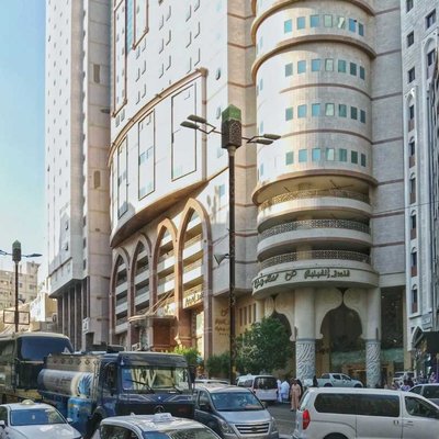 Gedung Hotel
