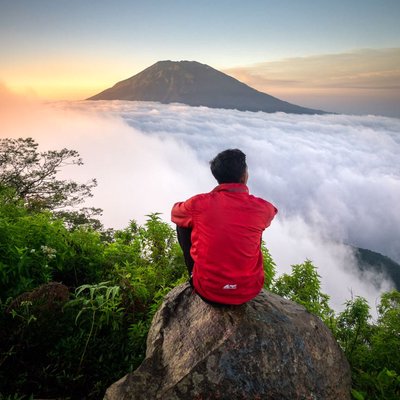 lautan awan di gunung telomoyo