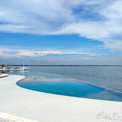 Berenang di Doulos Phos Bintan