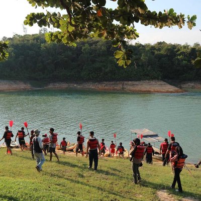 Bermain Air di Villa Dekotoz, Kampar, Riau.