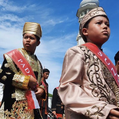 Ragam Pakaian Adat