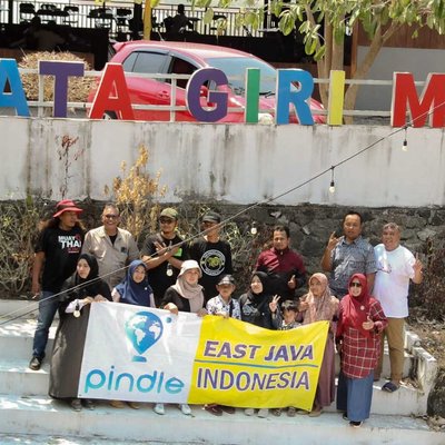 "MEET LOCALS PINDLE JAWA TIMUR"
