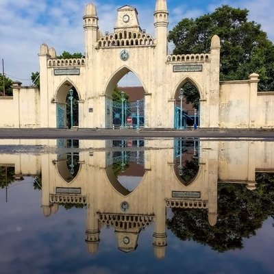 Gapura utama Masjid Agung 