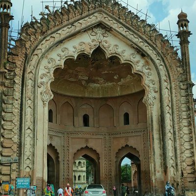 Rumi Darwaza chowk