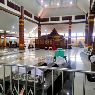 MAKAM SYEH JUMADIL KUBRO