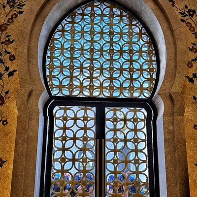 "MASJID SHEIKH ZAYED SOLO"