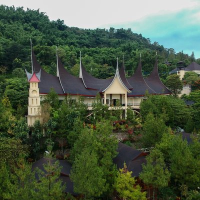 Jambuluwuk Batu Resort