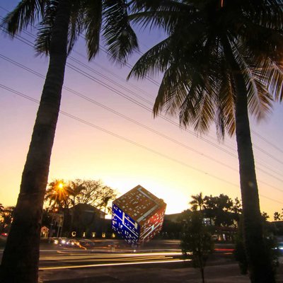 Patung Kubus Citraland Surabaya