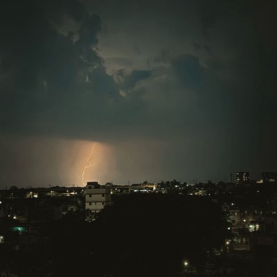 When the sky puts on a light show, it’s time to shine.⚡️  #shotoniphone