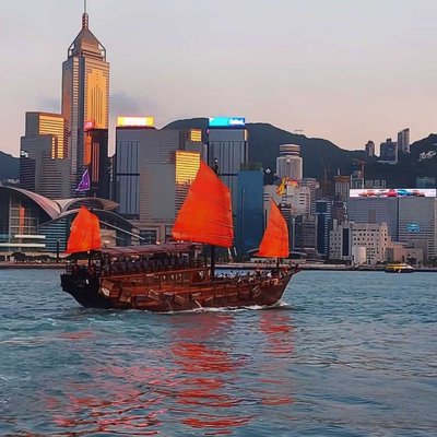 Aqua Luna Tsim sha Tsui pier