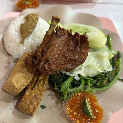 Nasi Tempong Pink