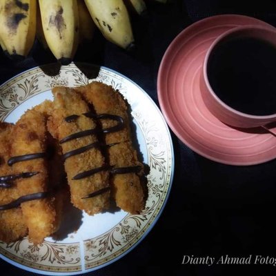 Secangkir kopi & goreng pisang