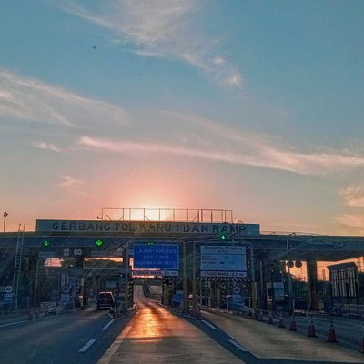 Sunset di Gerbang Tol