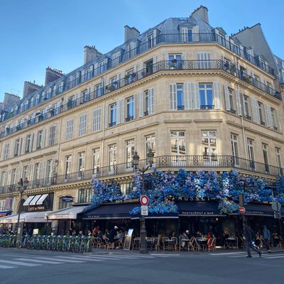 Paris cafe 