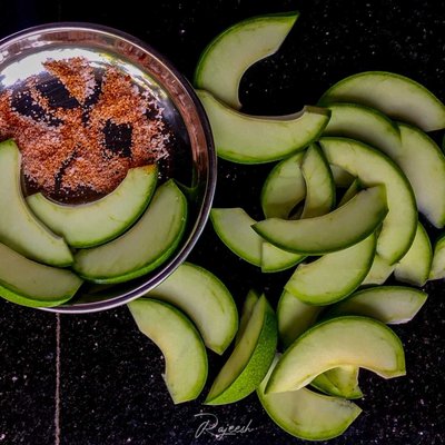 Sliced mango 