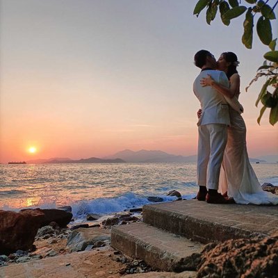 Sunset and Prawedding in sandy bay