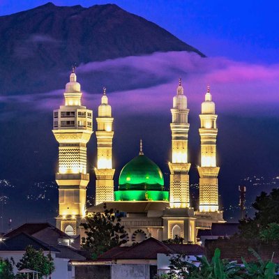 masjid agung Madaniyah 