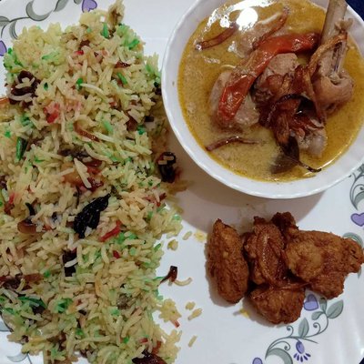 Somali rice and white chicken 