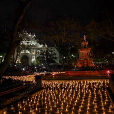 NOCHE DE VELAS