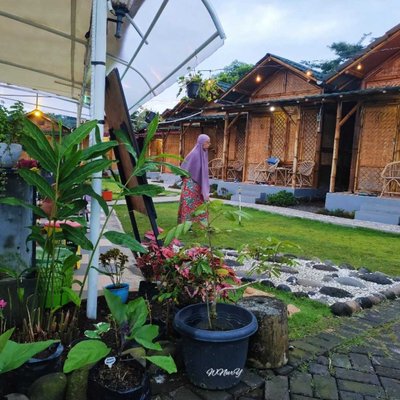 Vila rumah bambu Trawas 