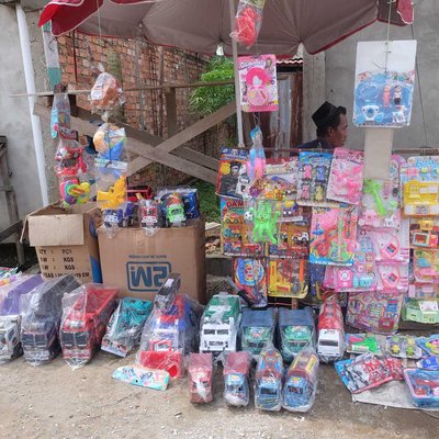 Pedagang bukan di Pasar