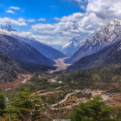 The beautiful Yamthung Valley 