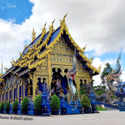 Wat Rong Suea Ten (Blue Temple)