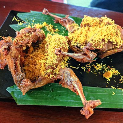 Burung puyuh bumbu serundeng 