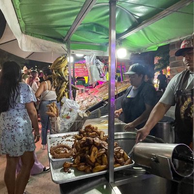 Puesto de plátanos y Churros🗣️🥤