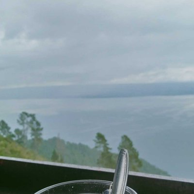Teh Manis Hangat dan Pemandangannya