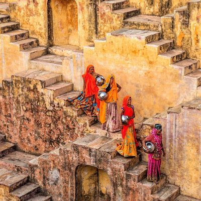 woman going to get water 🤍