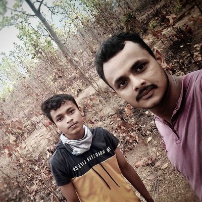 A selfie 🤳 in the forest in cold weather.. 