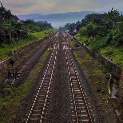 Jalur Rel KAI Stasiun Bumiayu