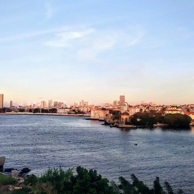 El Almendares y el mar