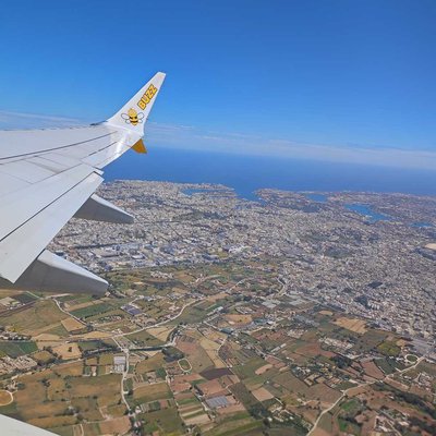 ✈️