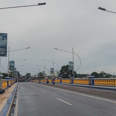 Jembatan Makalam di pagi hari